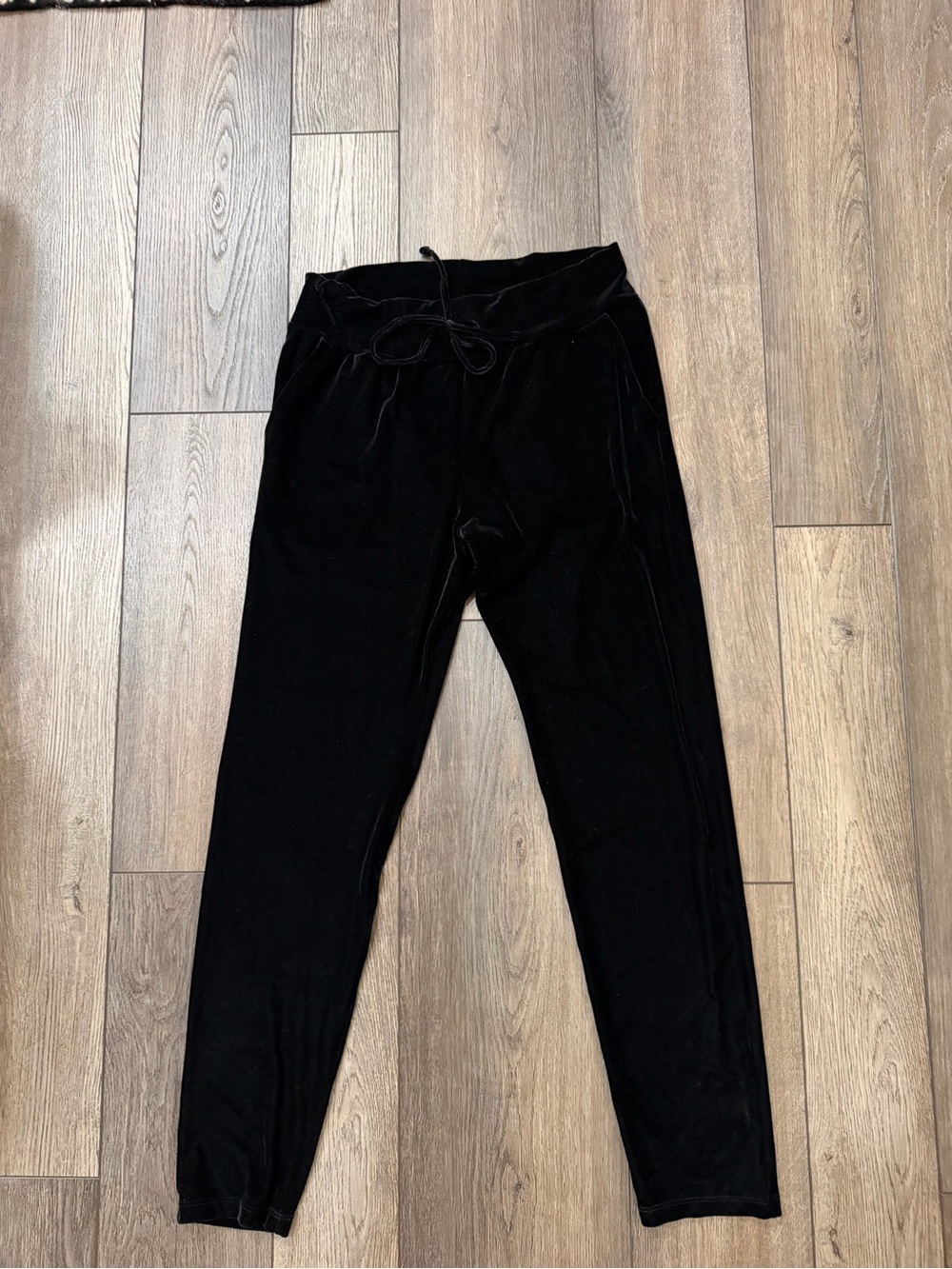 Commando Women’s Black Velour Comfy Jogger Pants M